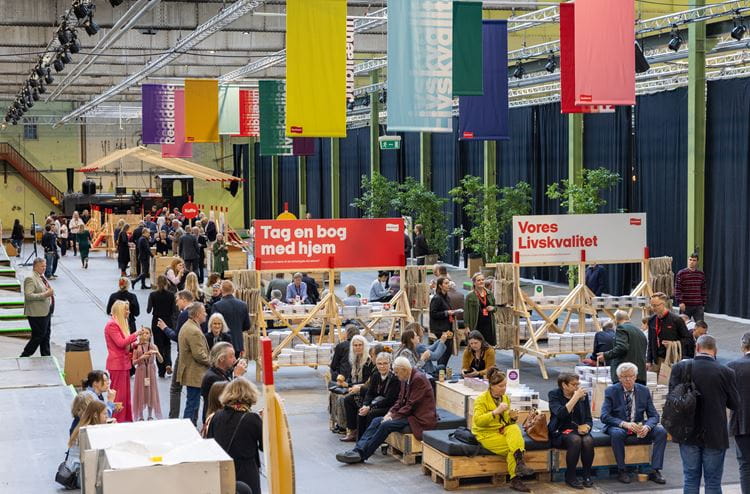 Lokomotivværkstedet dannede ramme om arrangementet, hvor bogen Vores Livskvalitet blev uddelt.