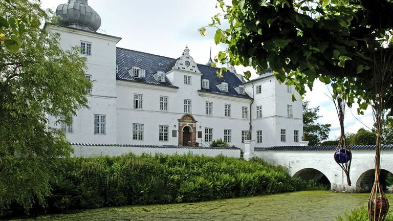 Havevandring og højskoleliv på Engelsholm Slot