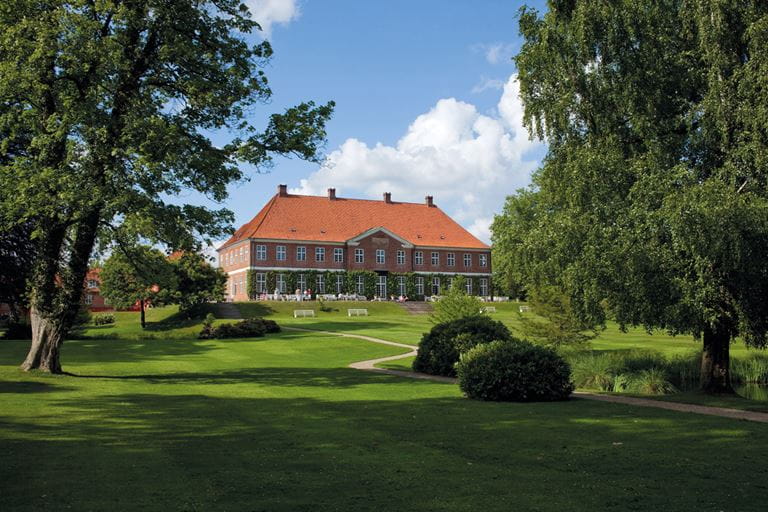 Hindsgavl Slot: Fra avlsgård til moderne hotel