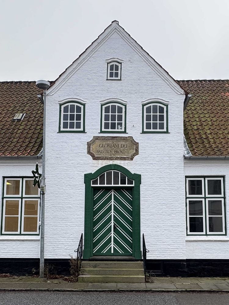 Vil du med indenfor?
