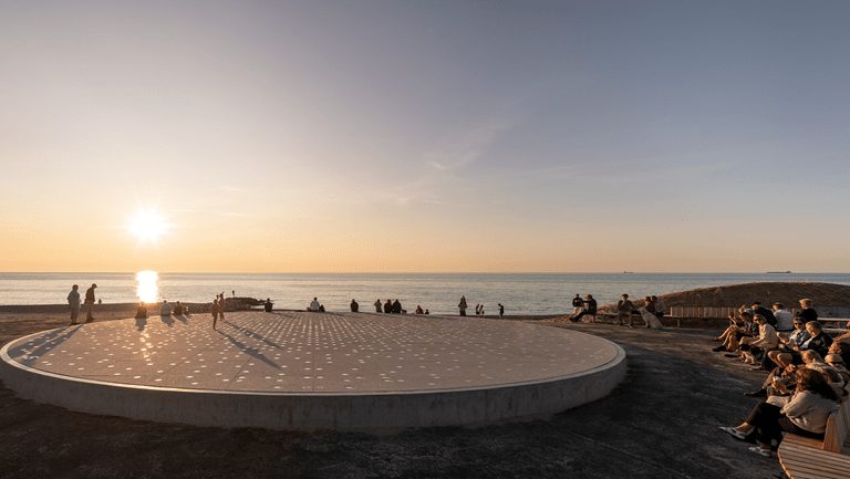 Sensommer på Solnedgangspladsen i Skagen