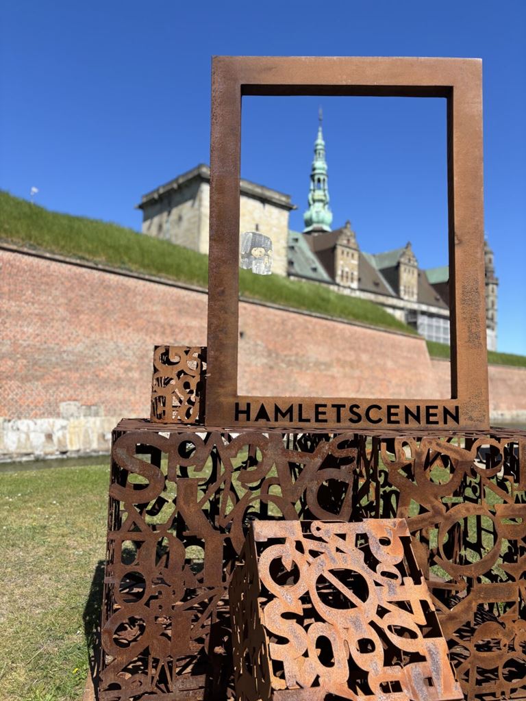 Bag kulissen på HamletScenen