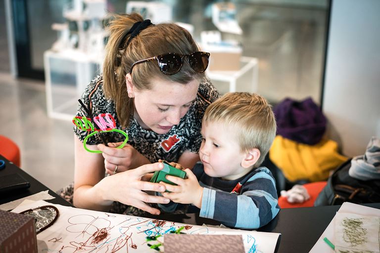 Kom til tegneworkshop og se udstillingen Kids’ City i Dansk Arkitektur Center