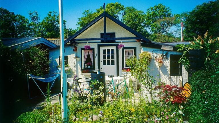 Vind bogen "Sommerlandets Arkitektur" om danskernes sommerliv