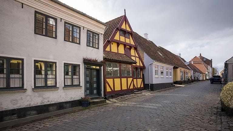 Vi byder indenfor i det 329 år gamle Priors Hus