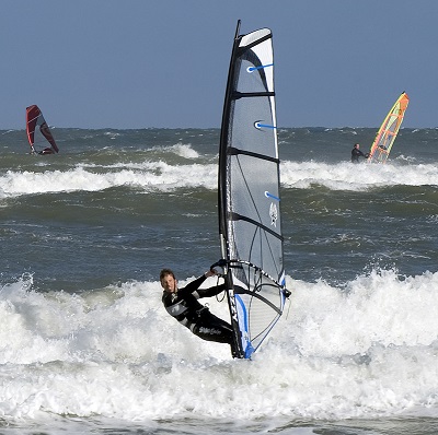 Cold Hawaii: Find din indre surfer frem (Klitmøller)
