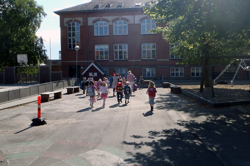 Med nye forbindelser til byen og nye faciliteter til udeundervisning vil Aakjærskolen gøre skolegården til lærested og værested i Skive Midtby.