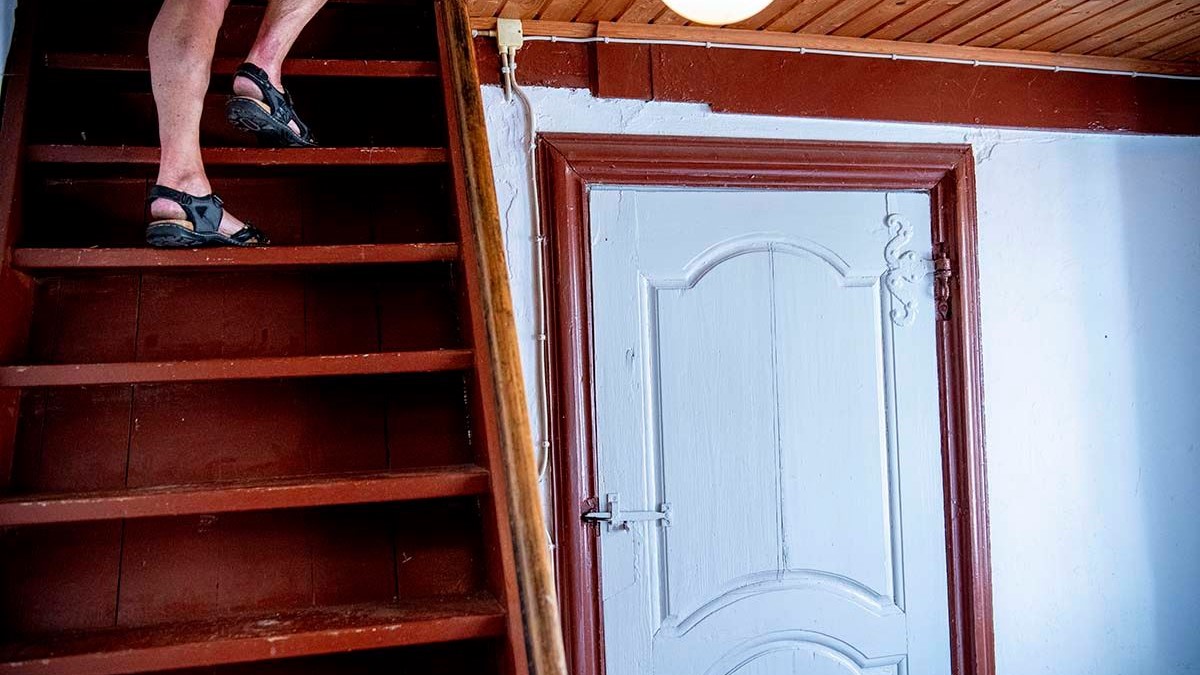 Trappe op til kammer på førstesal