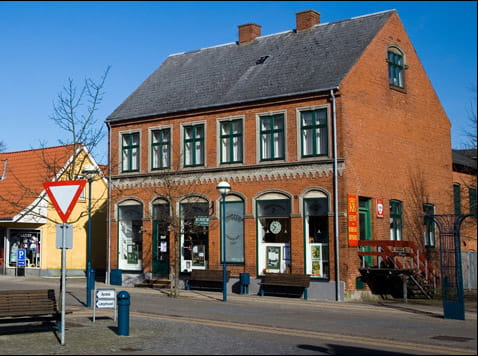 Bryggeriet ligger som en unik historisk bygning i midten af Fjerritslev by, og var ved sin opførelse efter sigende det første beboelseshus i byen i fulde to etager. Bygningen er et typisk eksempel på en beboelsesejendom fra stationsbyens barndom og dermed af stor kultur- og lokalhistorisk interesse.