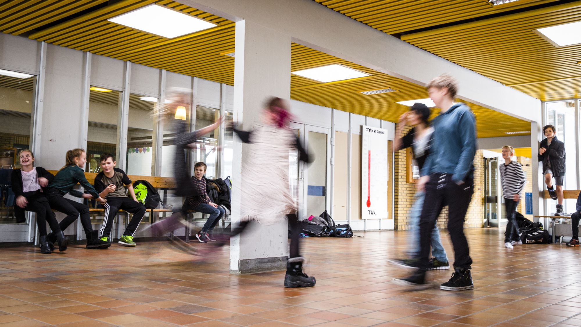 Realdania har udvalgt fem projekter, der tilsammen får fem millioner kroner i støtte til udvikling, afprøvning og dokumentation af innovative løsninger til forbedring af klasseværelsernes indeklima.