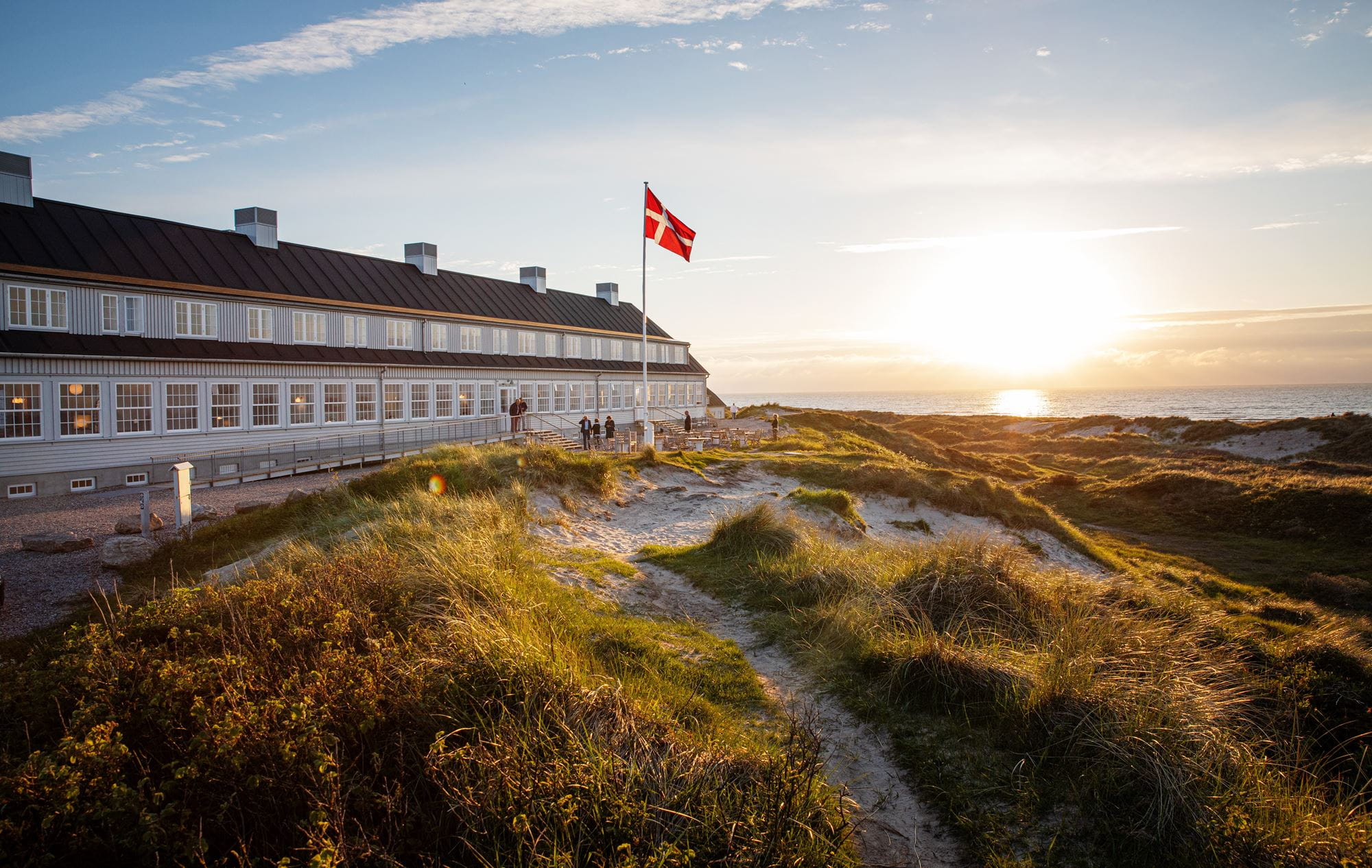 I podcastserien PÅ TUT besøger Susanna Sommer forpagterparret Louise og Kenneth Toft-Hansen på det genopførte Svinkløv Badehotel