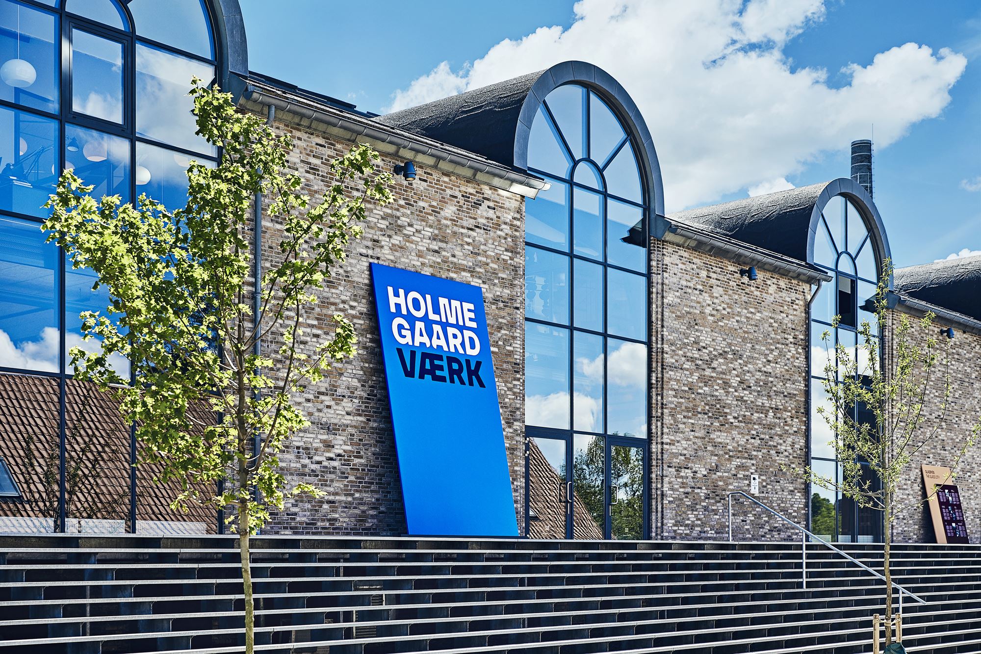 Efter en gennemgribende transformation af det historiske glasværk står Holmegaard Værk nu klar til at åbne for offentligheden som museum for design og kunsthåndværk. 