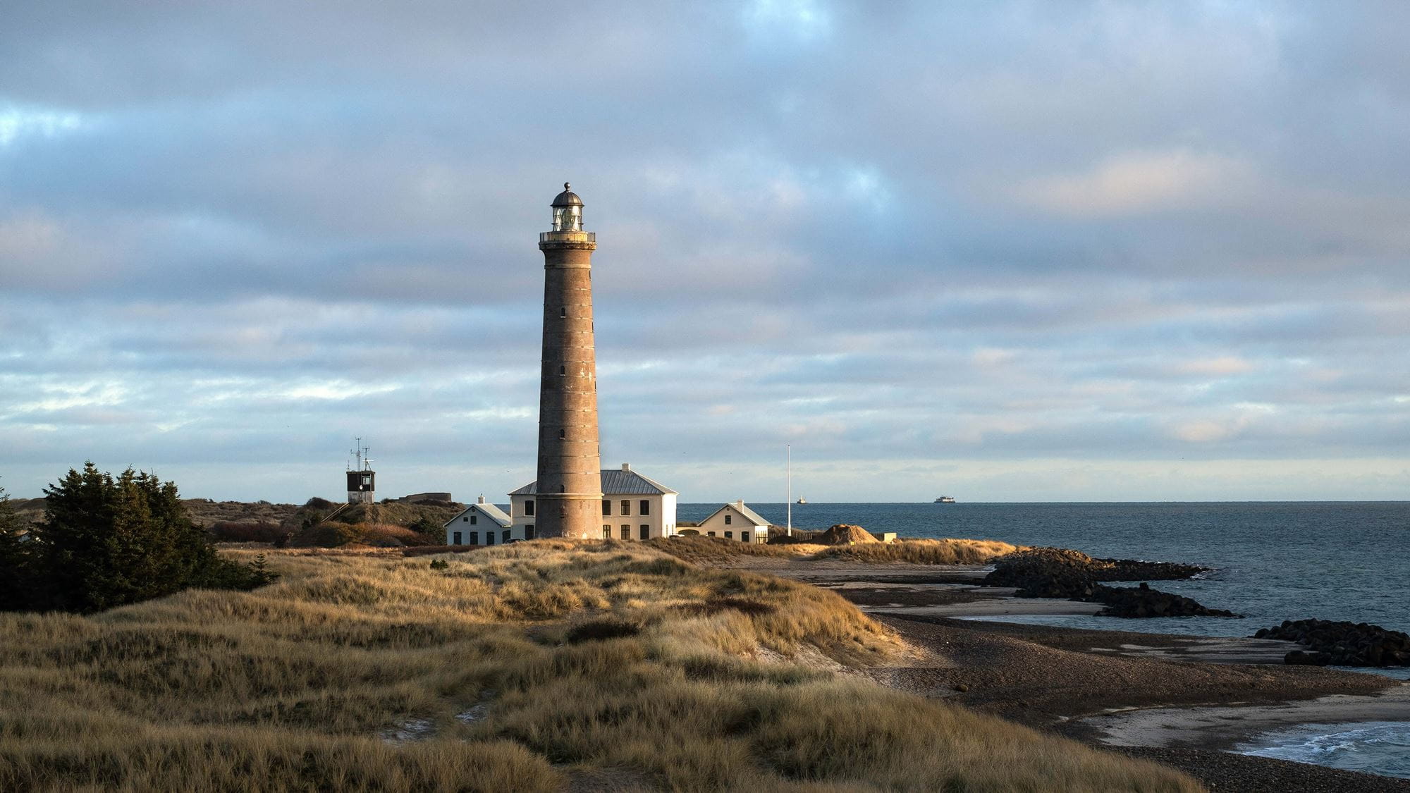Ifølge Realdania By & Bygs LCA er Skagen Grå fyr den ejendom, hvor den største CO2 besparelse findes som følge af selskabets energirenoveringer.