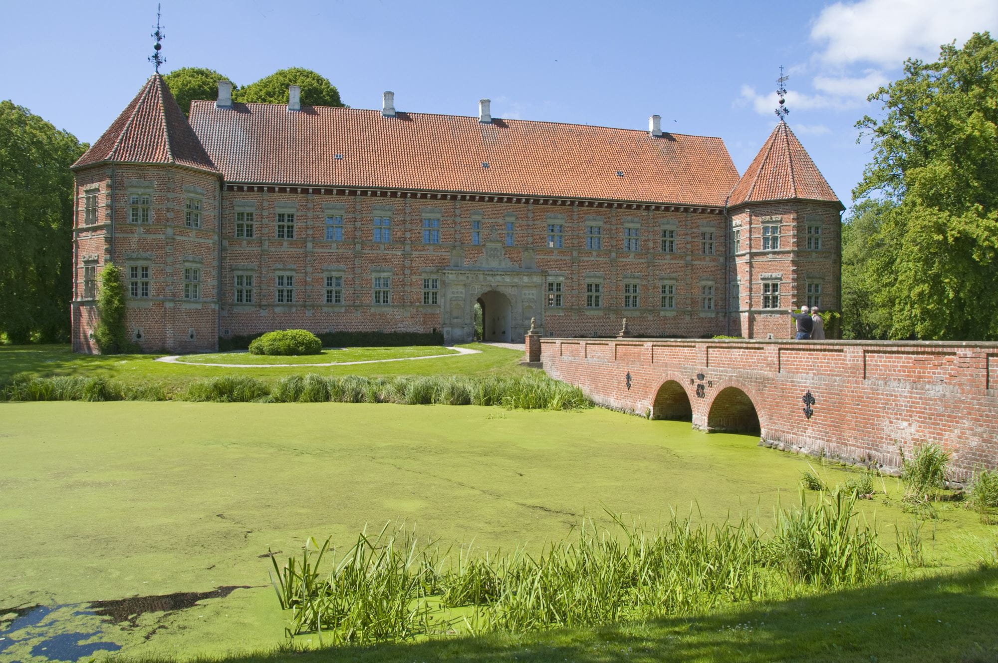 Herregården Voergaard er blandt de 700 danske herregårde man kan finde på hjemmesiden danskeherregaarde.dk